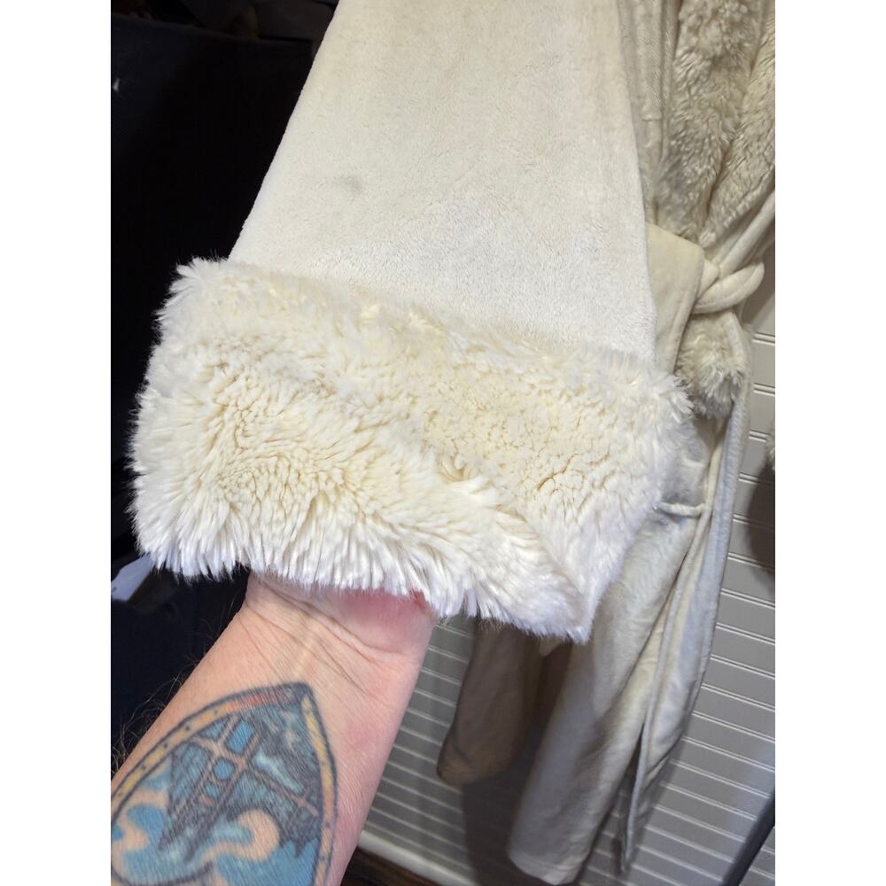 Pottery Barn Faux Fur Robe One Size - Picture 7 of 12